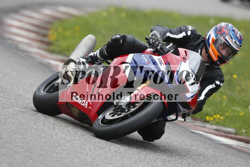 /37 28.07.2025 Dunlop Ride und Test Day ADR/Trackday Erfahren gelb Trackday schnell  rot/67